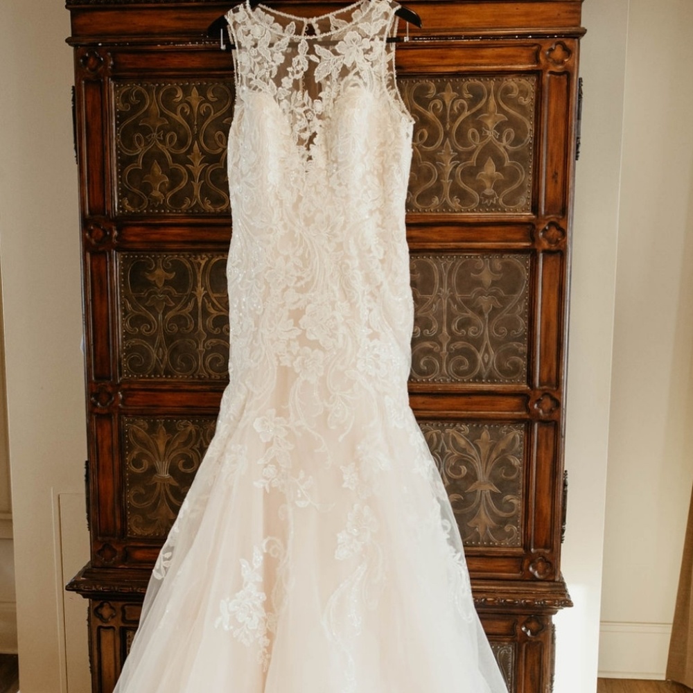 Wedding dress